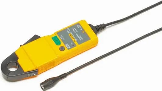 I30S Fluke I30S Токоизмерительные клещи, макс. 20 А постоянного тока, адаптер переменного/постоянного тока, макс. 30 А переменного тока, выходное напряжение