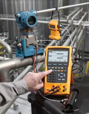 750P30 Калибратор давления Fluke 750 от 0 до 5000 фунтов на квадратный дюйм