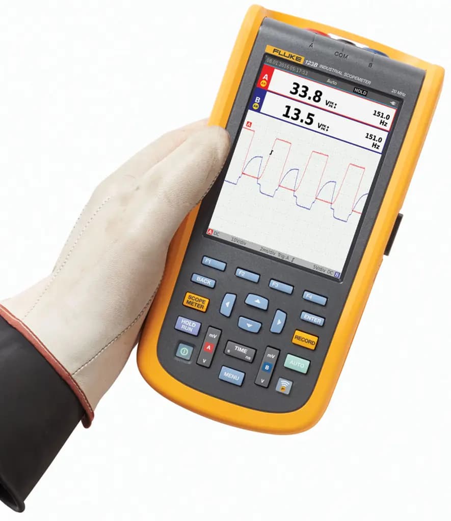 FLUKE 125B/UK Серия Fluke 125, ручной осциллограф, 40 МГц, 2 канала