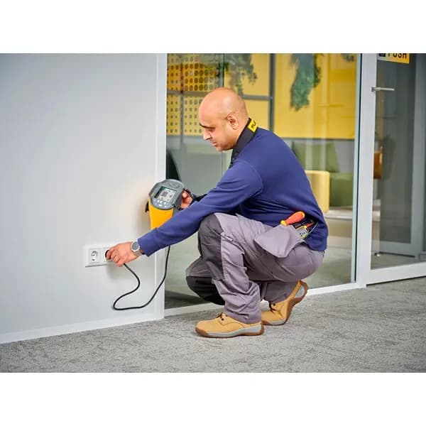 1674FC SCH FTT Fluke 1674 Тестер электроустановок, 1000 В, измерение сопротивления заземления с USB