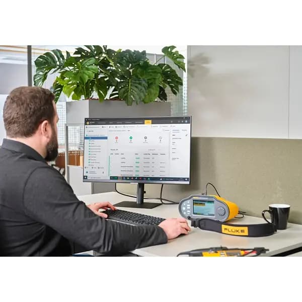 1674FC SCH FTT Fluke 1674 Тестер электроустановок, 1000 В, измерение сопротивления заземления с USB