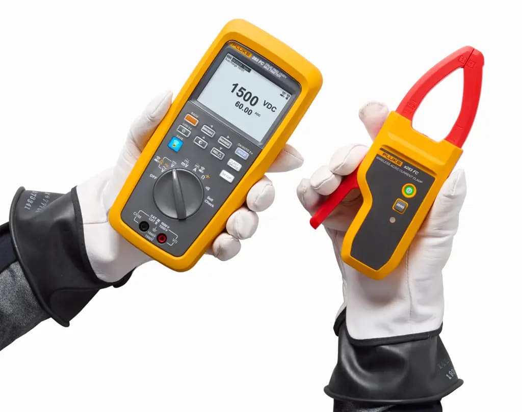 FLUKE 283FC PV EUR Комплект ручного мультиметра Fluke 283FC PV EUR с ЖК-дисплеем, 60 А переменного тока, 60 А постоянного тока, 1 кВ переменного тока