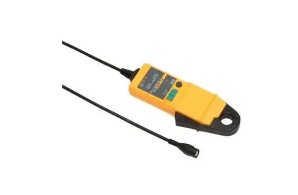 I30S Fluke I30S Токоизмерительные клещи, макс. 20 А постоянного тока, адаптер переменного/постоянного тока, макс. 30 А переменного тока, выходное напряжение